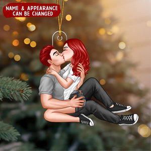 Kissing Couple - Personalized Ornament